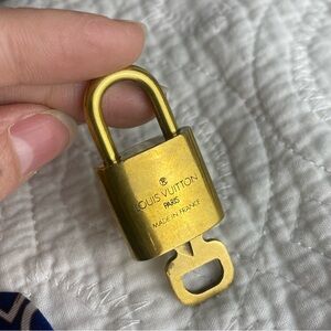 LOUIS VUITTON LOCK AND KEY #303